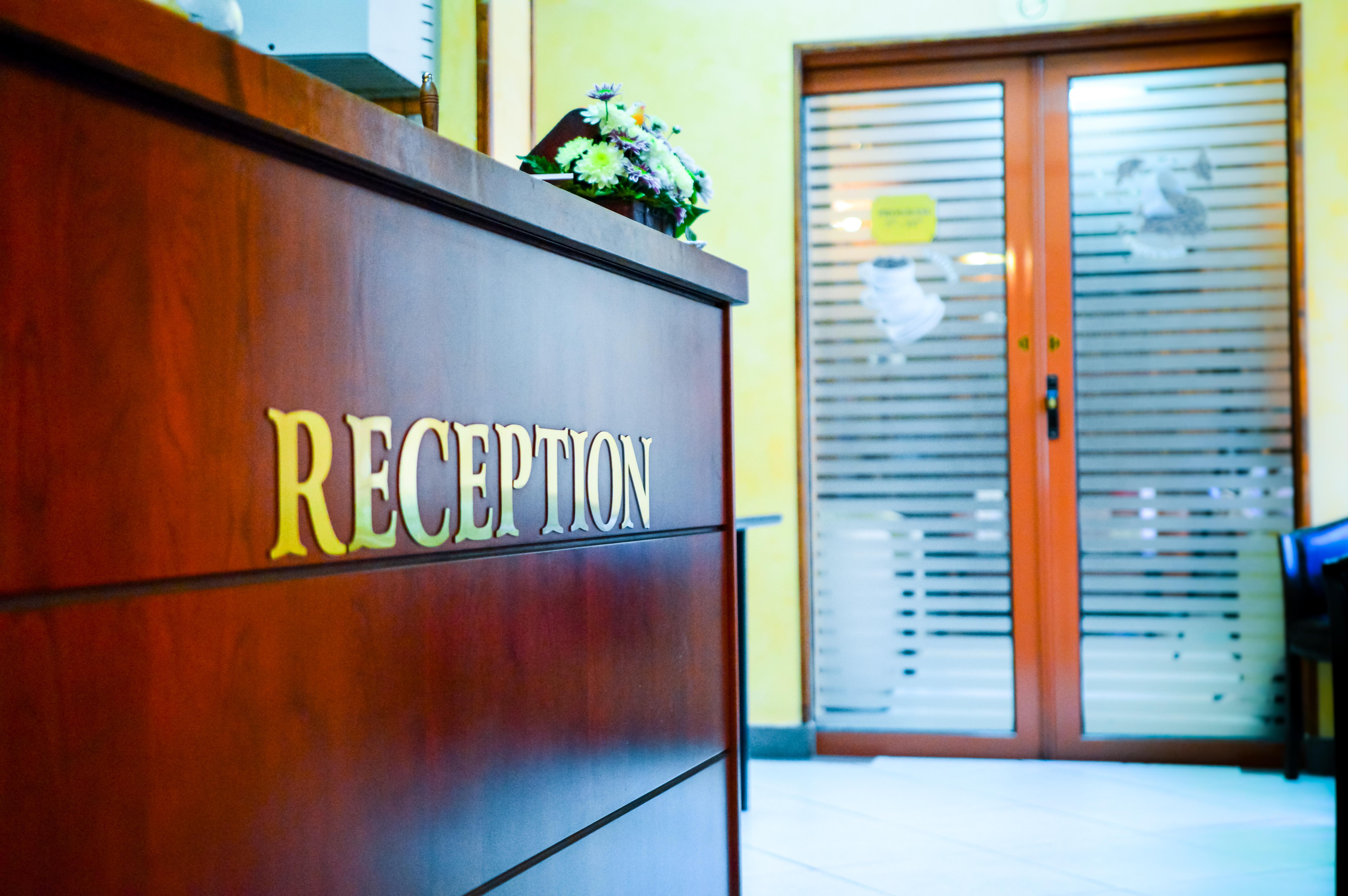 Hotel Reina Букурещ Екстериор снимка