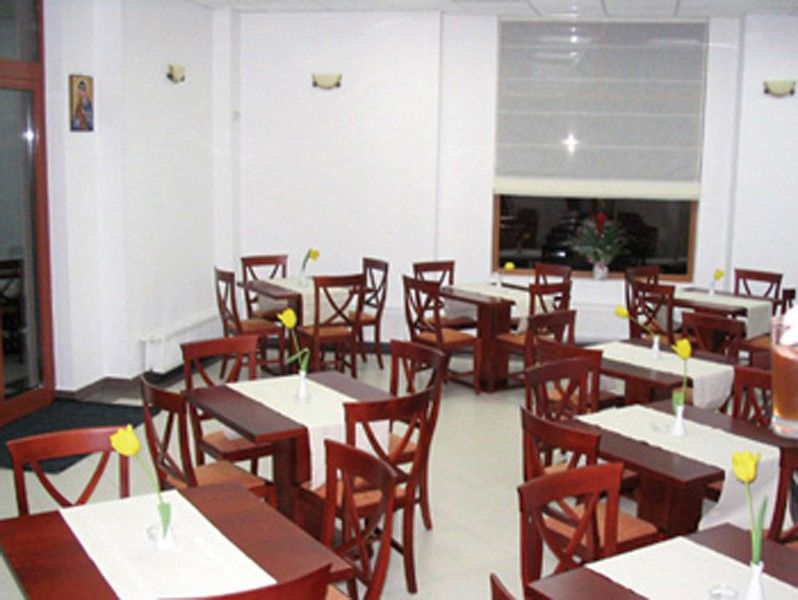 Hotel Reina Букурещ Екстериор снимка