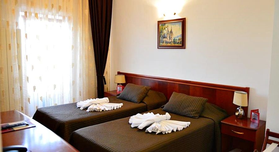 Hotel Reina Букурещ Екстериор снимка