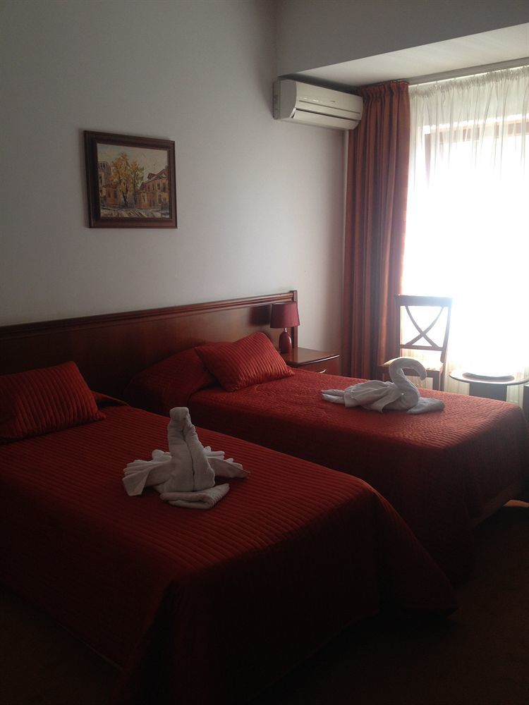 Hotel Reina Букурещ Екстериор снимка