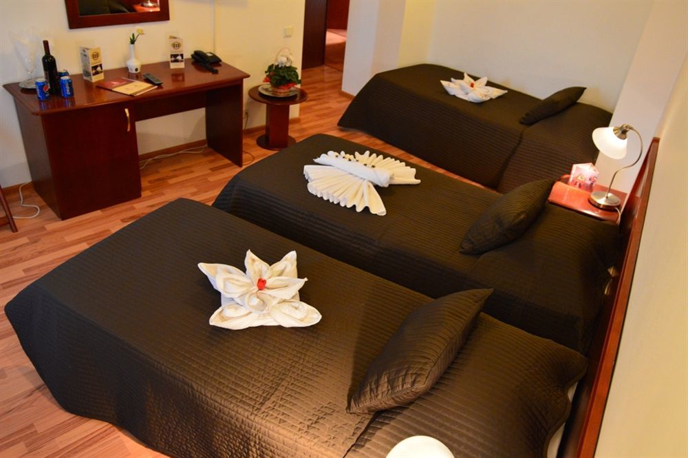 Hotel Reina Букурещ Екстериор снимка